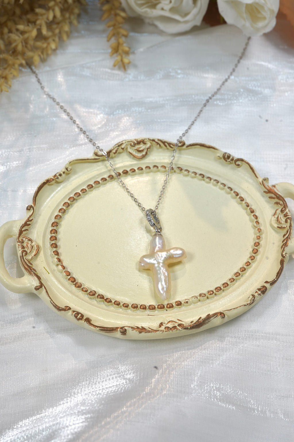 Cross Baroque Freshwater Pearl Necklace (M)