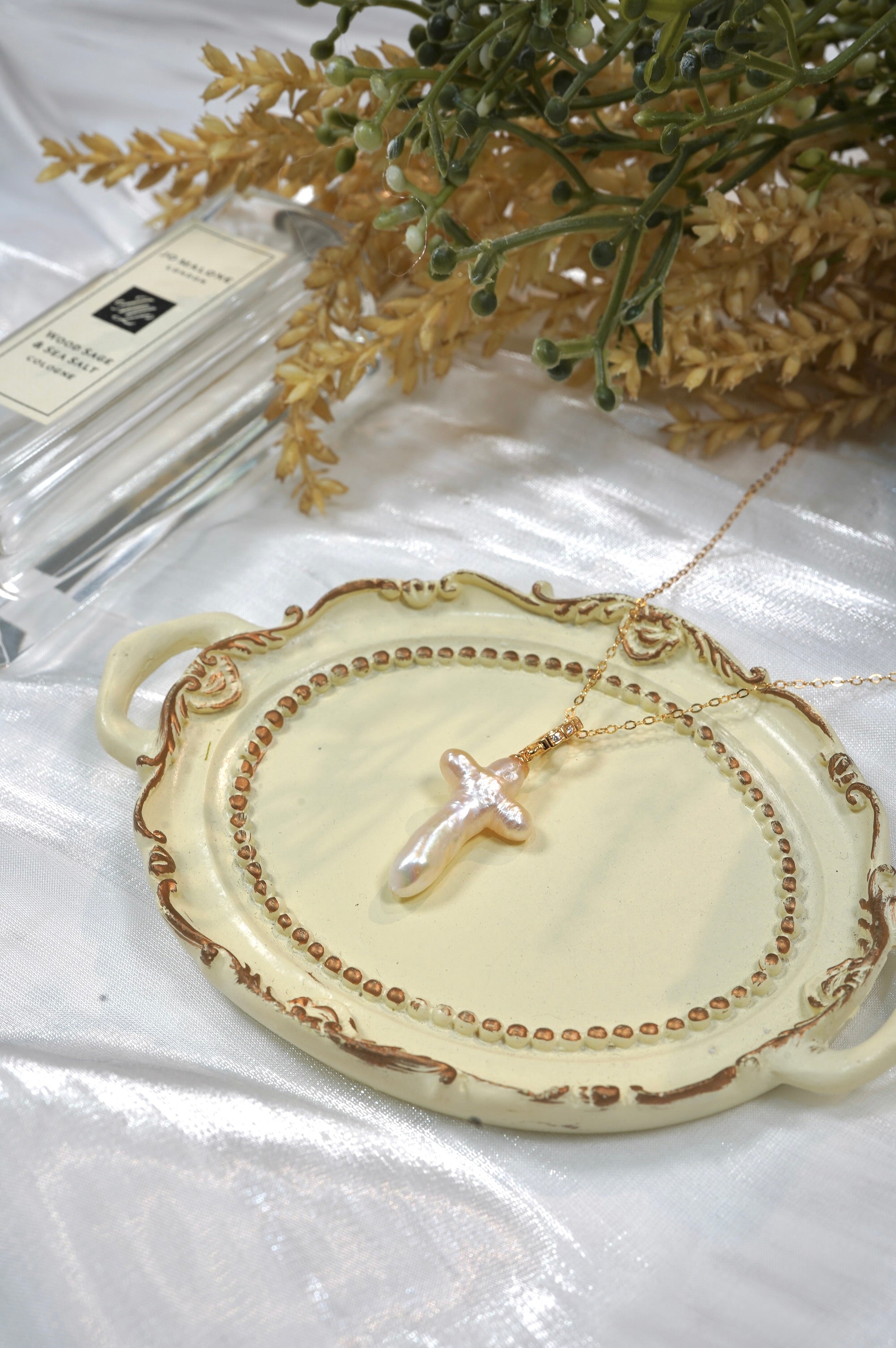 Cross Baroque Freshwater Pearl Necklace (M)