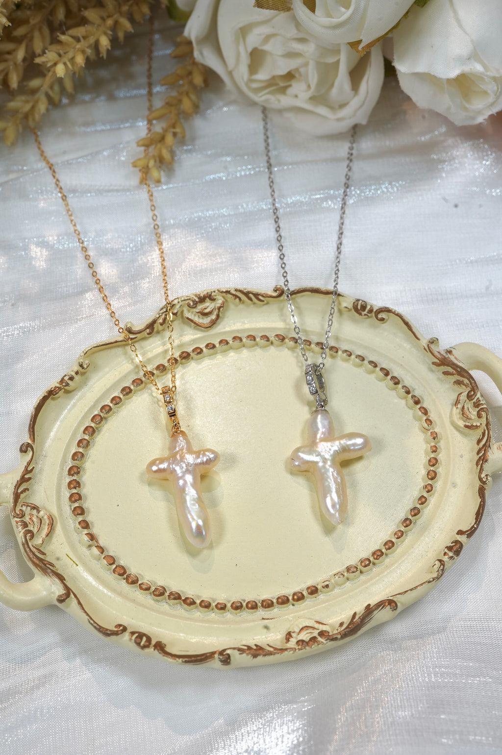 Cross Baroque Freshwater Pearl Necklace (M)